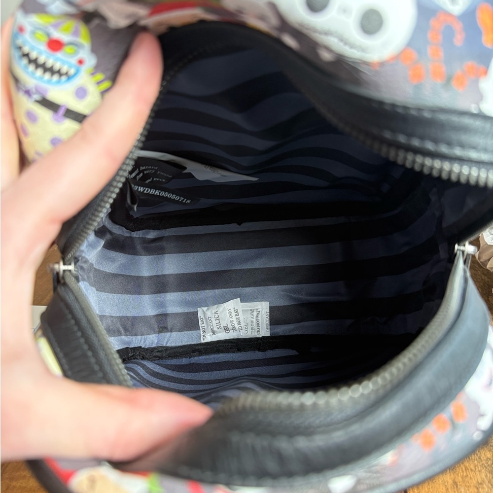 Nightmare before Christmas 25 years Loungefly NWT mini backpack - Picture 9 of 9